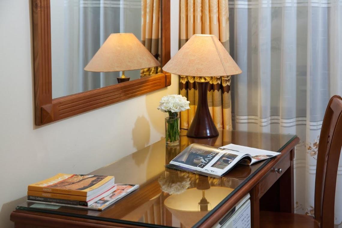 Lucky Central Hotel & Travel Ханой Екстер'єр фото